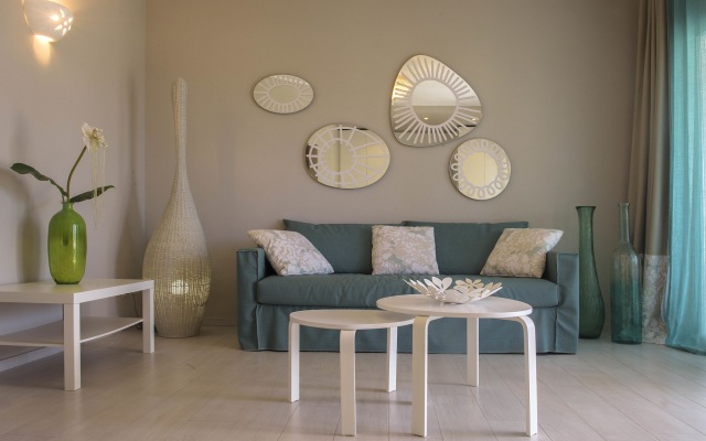 TRACADERO Beach Club and Holidays Rentals