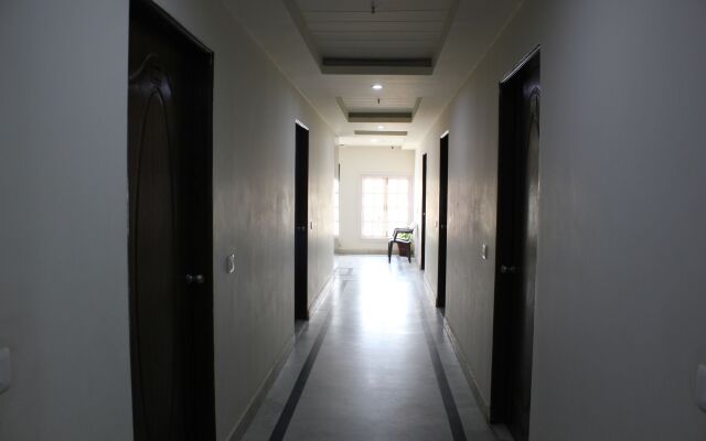 FabHotel Dior Pink City
