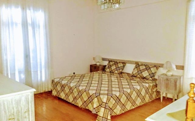 Here Thessaloniki! In the city near the sea