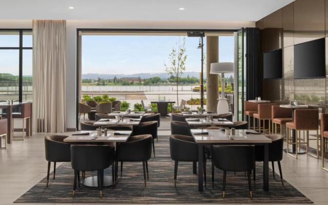 AC Hotel Vancouver Waterfront