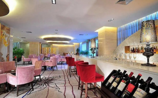 Yulong International Hotel