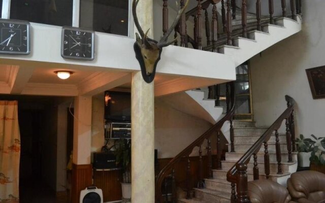 Phong Lan Hotel Halong