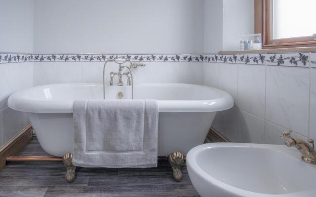 Pendeilo Villa - 5 Bedroom Holiday Home - Amroth