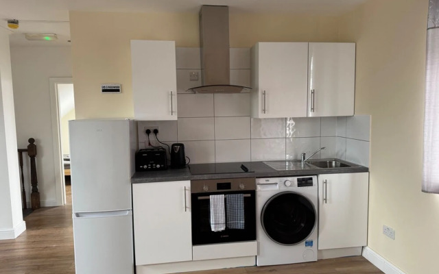 London Retreat With Great Location