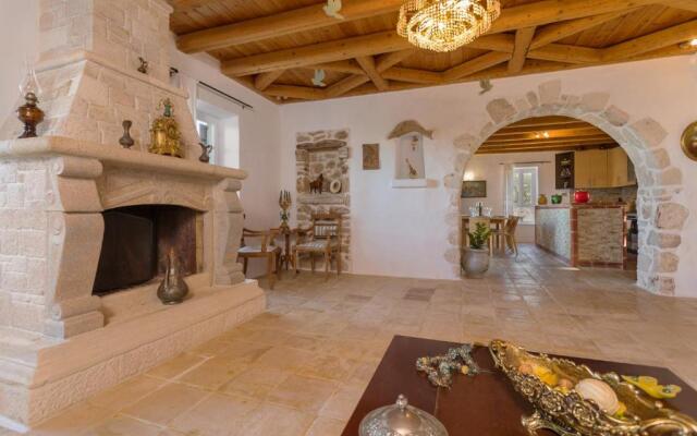 Stone Villa Louiza