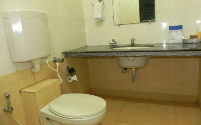 Hotel Reeva Suites
