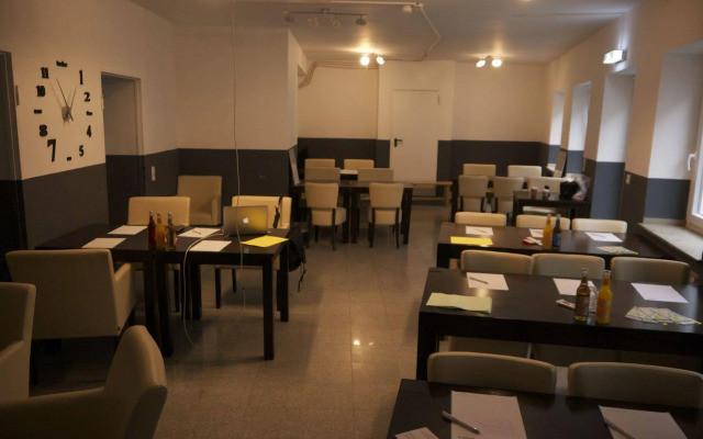 Station Hostel For Backpackers