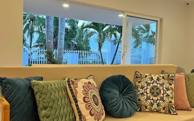 Zaba Beach House