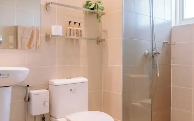 A Luxurious 1BR Apartment