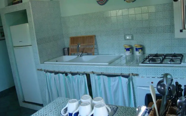 Villetta tra mare e ulivi