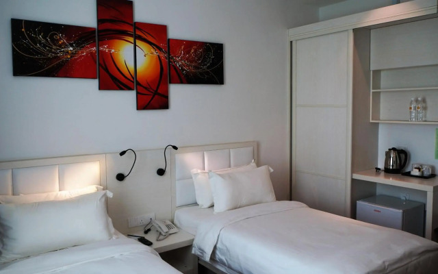 Pine Garden Hotel