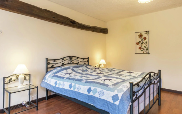 Lovely Holiday Home amidst Meadows in Sourdeval-les-Bois