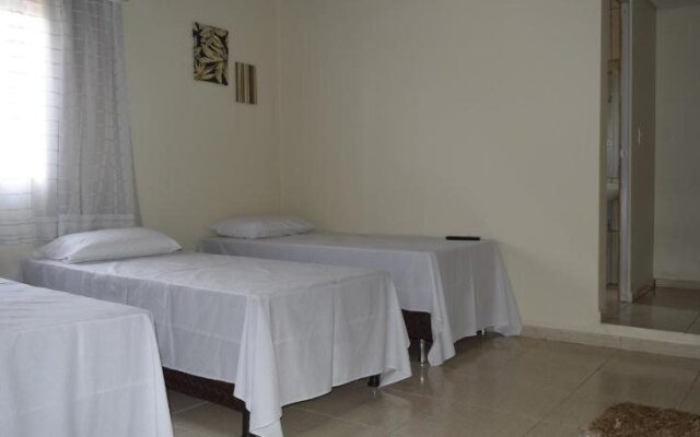 Hotel e Pousada Arara Azul