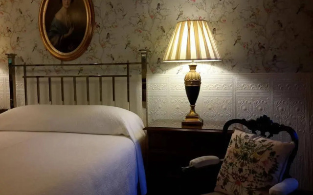 The Lonsdale Hotel