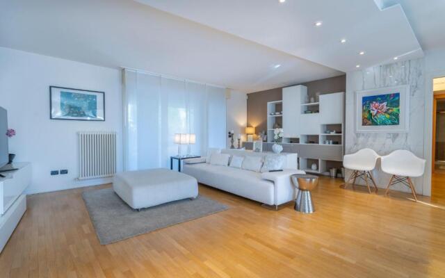 Teatro Nuovo Apartment with Free Parking