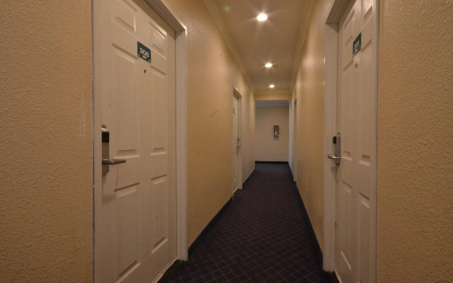 Hollywood City Inn