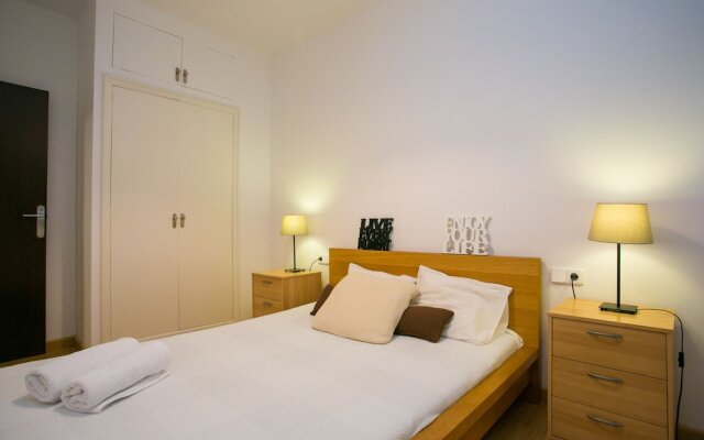 Apartment With Large And Private Terrace