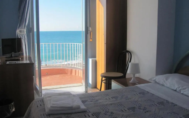 Hotel Ristorante La Scogliera