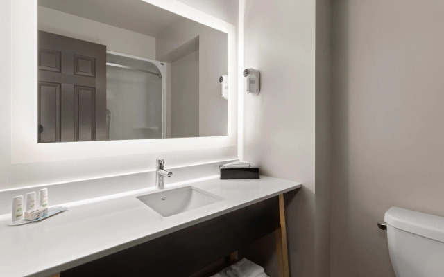 Super 8 by Wyndham Sault Ste Marie On