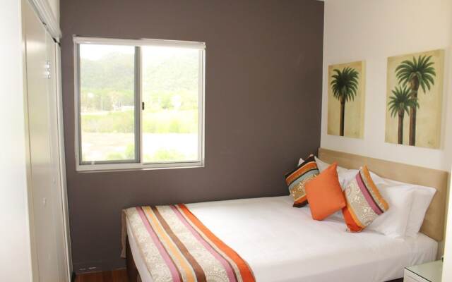 Beachside Apartment 17