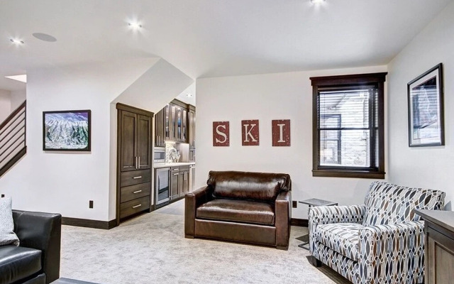 The Bogart House 5 Bedroom Home