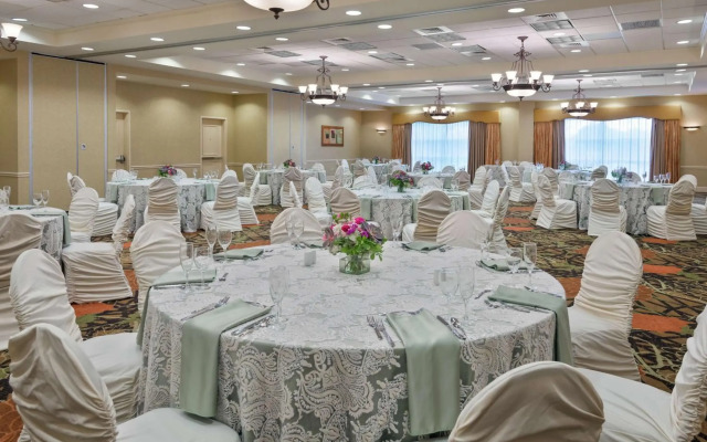 Hilton Garden Inn Buffalo Airport