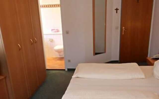 Hotel Roter Hahn - Bed & Breakfast