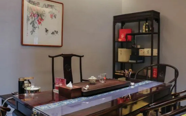 Handan Cloud Hotel (East High-speed Railway Station Vientiane Hui)