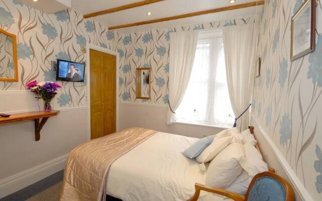 Longcroft Lodge