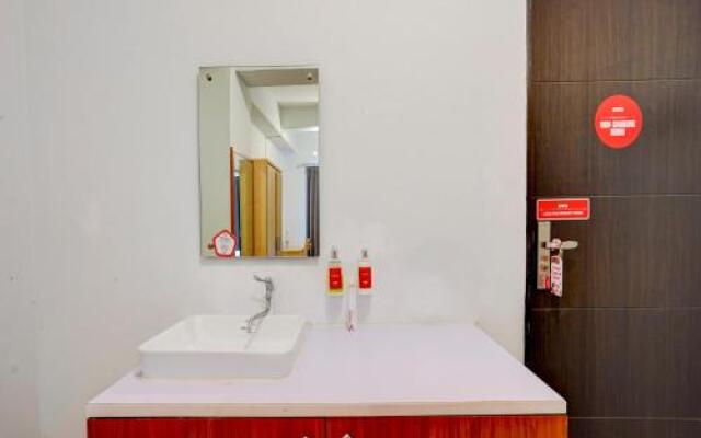 OYO Flagship 90087 Apartment Menara Rungkut 2