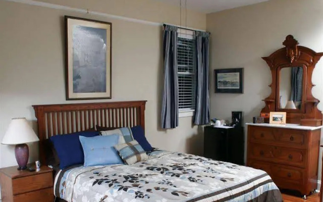 Seven Oaks Bed & Breakfast