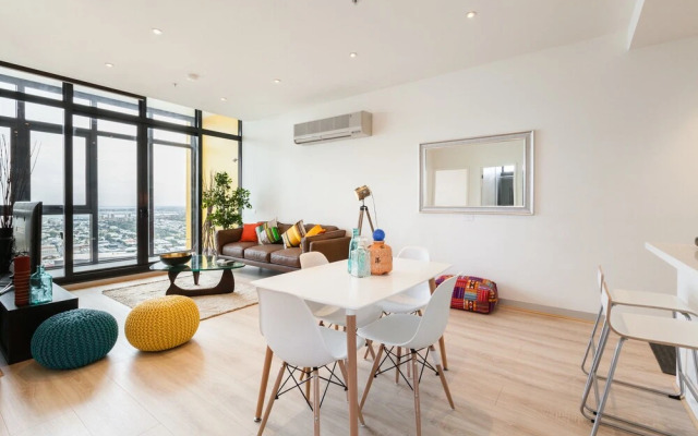 LENA, 2BDR Southbank Apartment