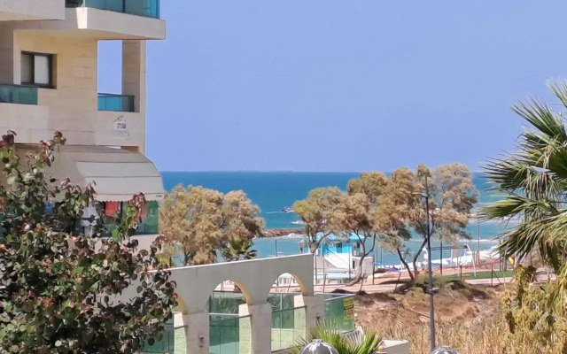 Rotem Suite in MARINA ASHKLON