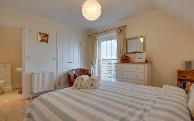 Bright Holiday Home in Whitstable Near Seabeach and City Centre