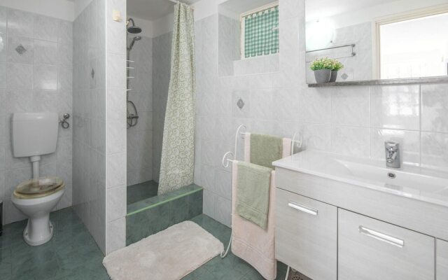 Nice Apartment in Ravni With Wifi and 2 Bedrooms