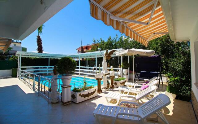 Gorgeous Villa With Private Pool in Antalya