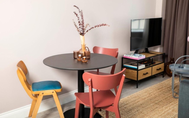 Aldgate Commercial House Apartments