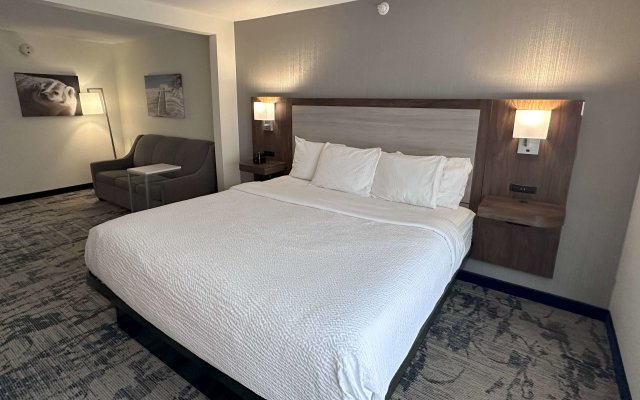La Quinta Inn & Suites by Wyndham Milwaukee SW New Berlin