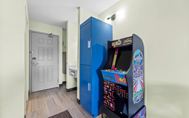 Super 8 by Wyndham Saskatoon Near Saskatoon Airport