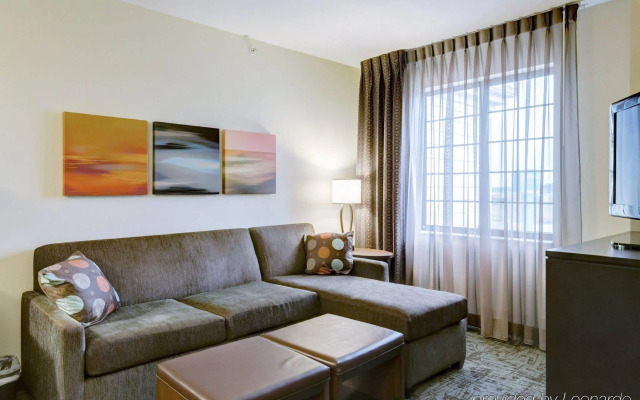 Staybridge Suites O'Fallon Chesterfield by IHG