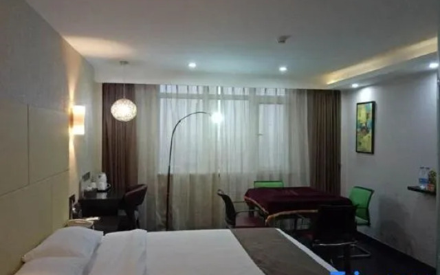 Shankee Hotel (Zhoukou Chuanhui District Red Star Macalline)