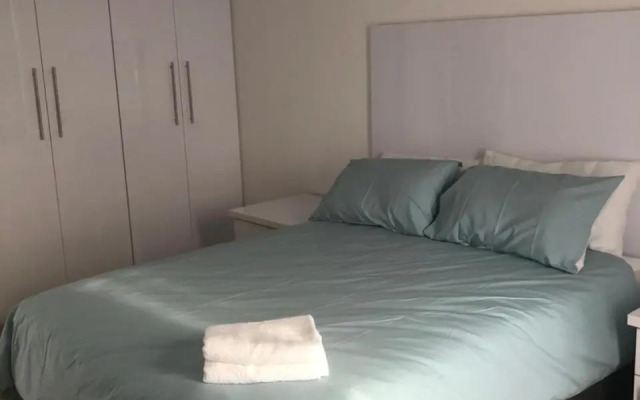 Apartment with a Seaview- Amanzimtoti