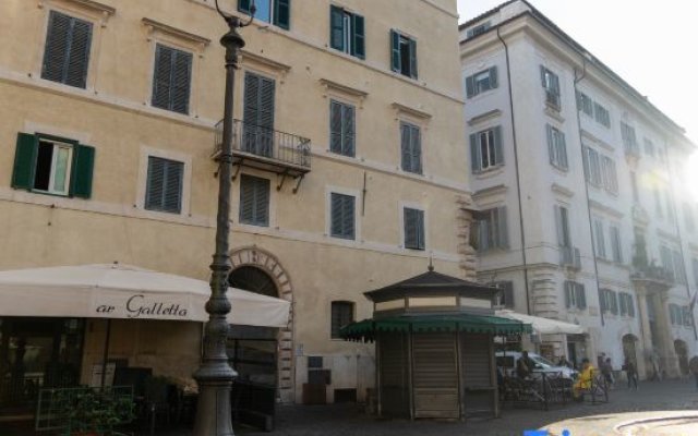Casa Cristina in Piazza Farnese