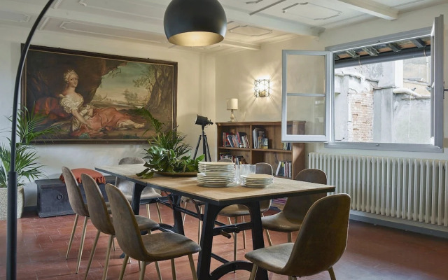 Amazing View to Pitti Palace 3BD Apt