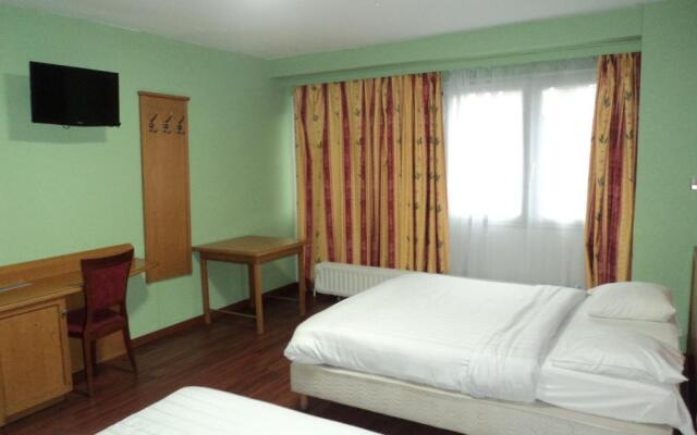 Albert Hotel
