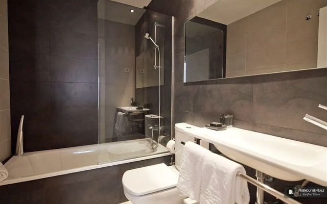 Modern and Chic Apartments in Gracia