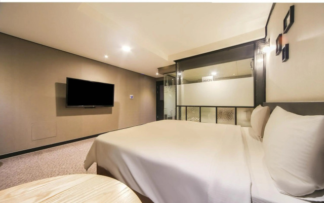 Elysee Hotel