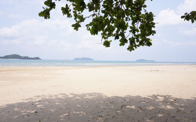 Yaravee Beach and Resort