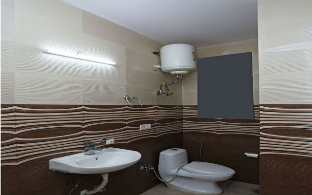 OYO 472 Hotel Sareen