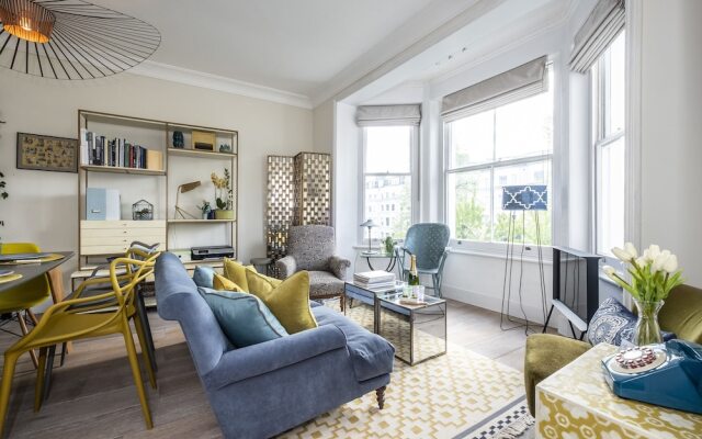 Stunning Colville Gardens Apartment - ADCT